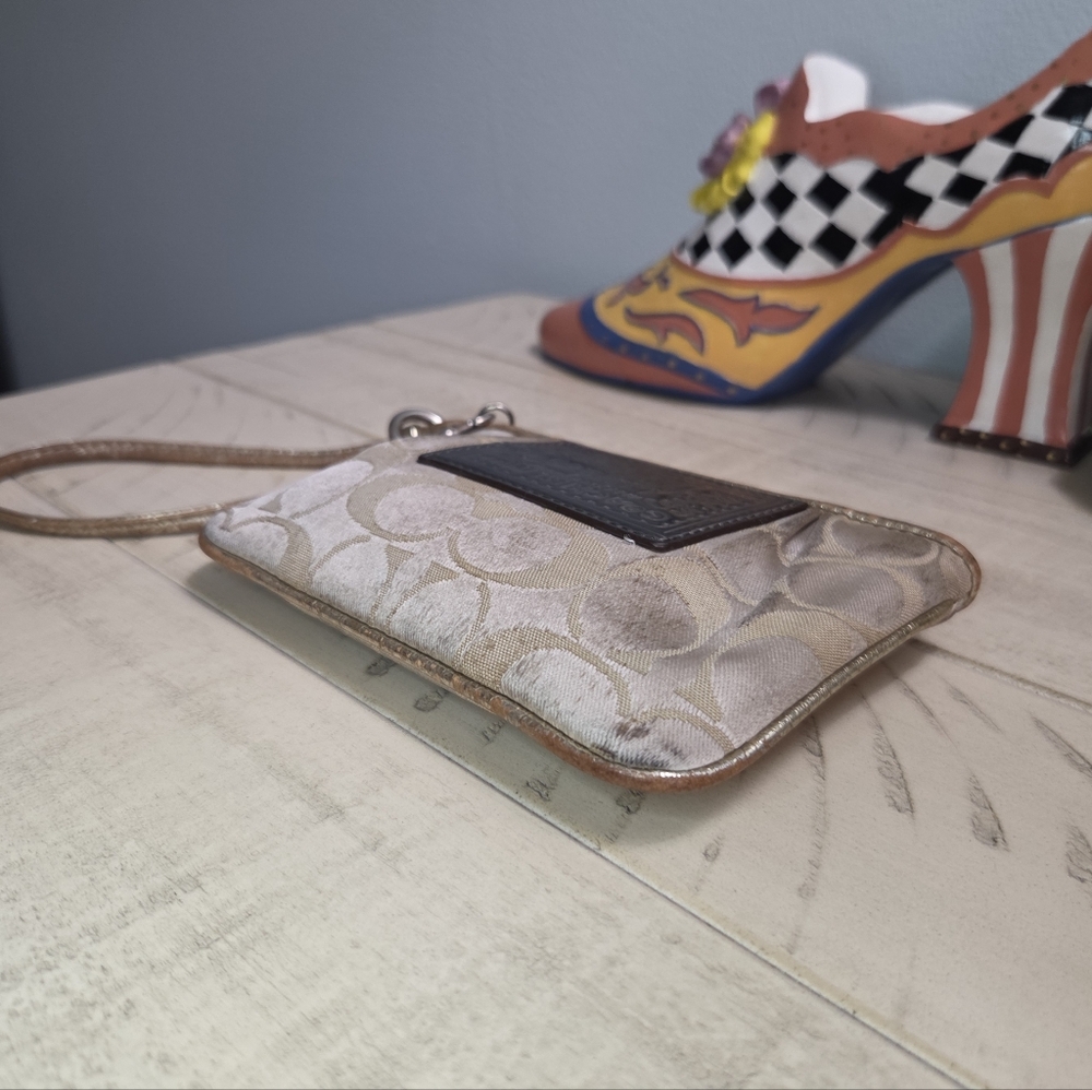 Coach Poppy Glam Signature Canvas Wristlet, GUC - Picture 6 of 10